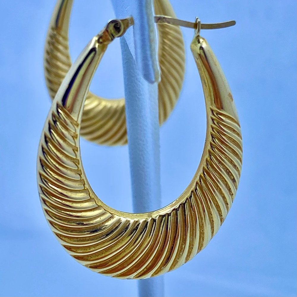 14K  Yellow Gold Oval Hoop Earrings